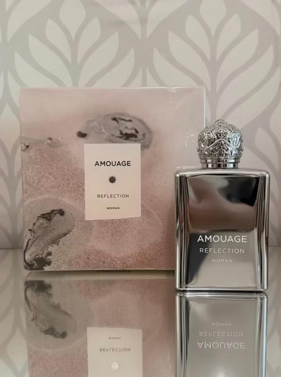 Frasco do perfume Amouage Reflection Woman