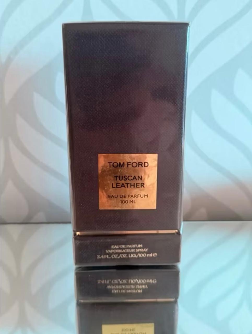 Frasco do perfume Tom Ford Tuscan Leather Eau de Parfum