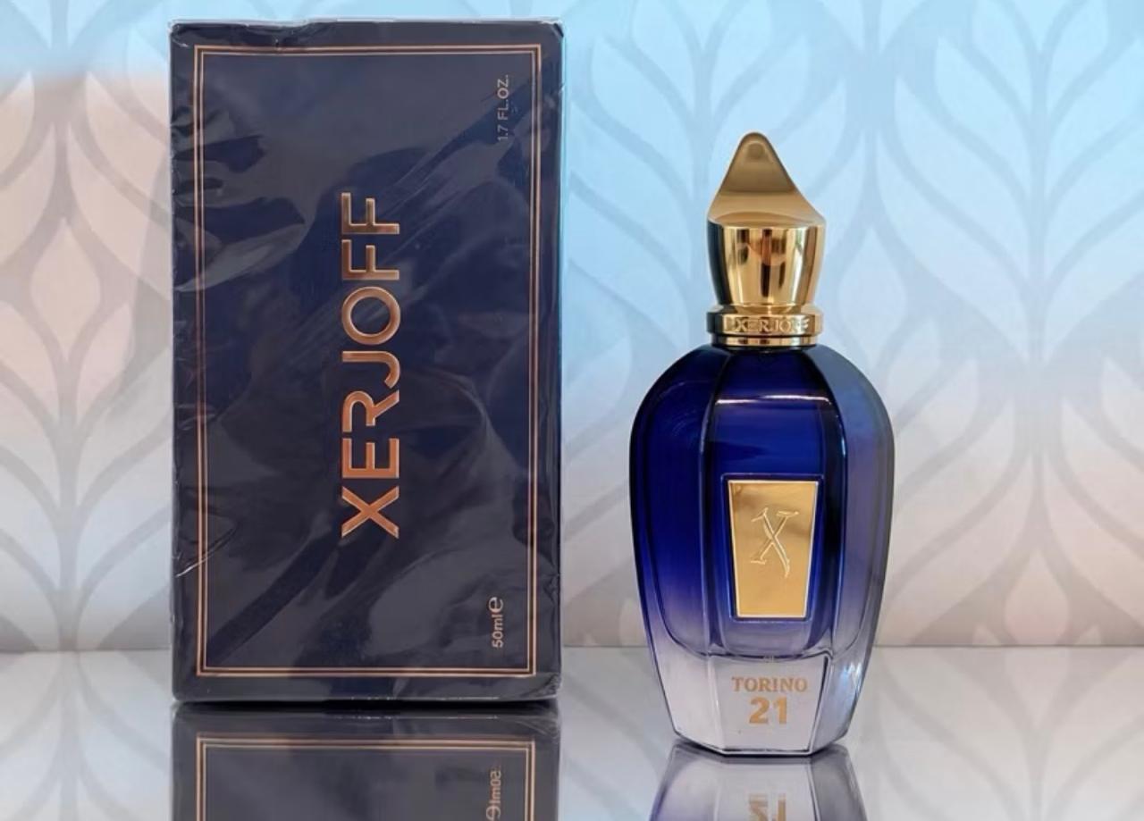 Frasco do perfume Torino 21 Cheiro de Riqueza